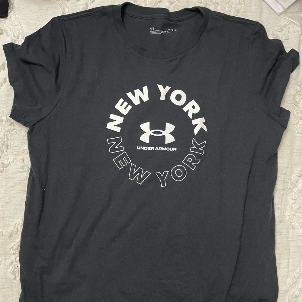 Under armour black top NWOT